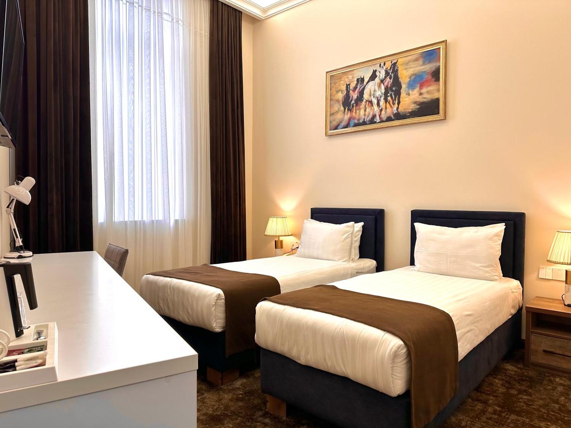 Garnet Hotel Ташкент Екстериор снимка