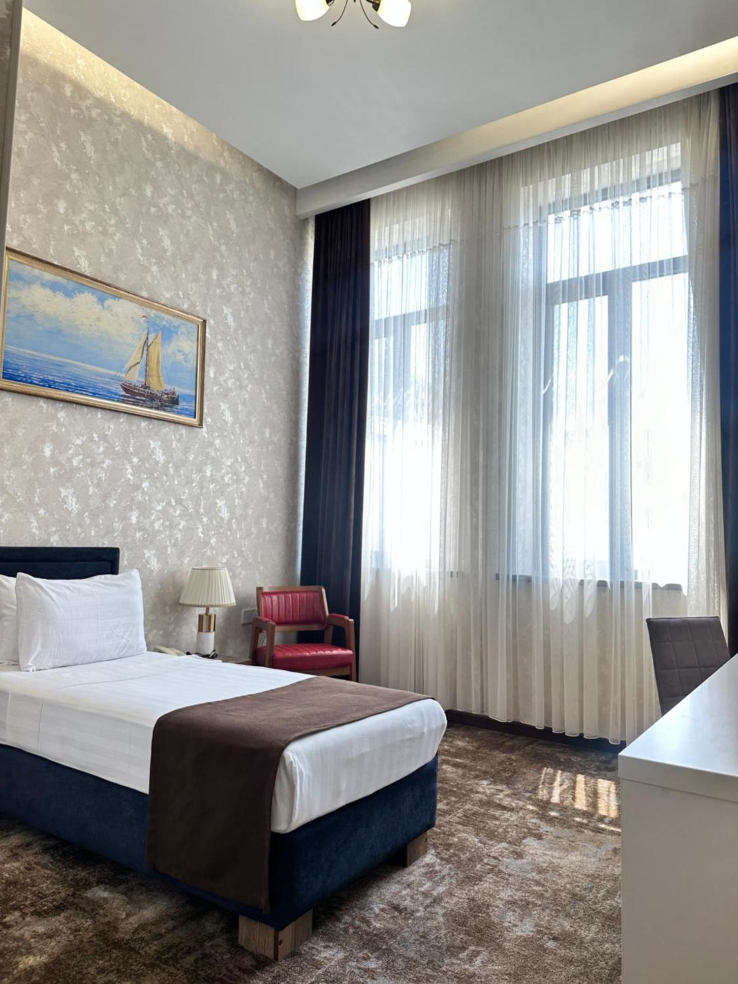 Garnet Hotel Ташкент Екстериор снимка