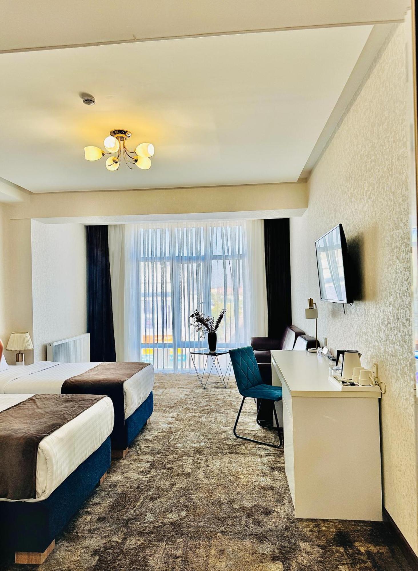 Garnet Hotel Ташкент Екстериор снимка