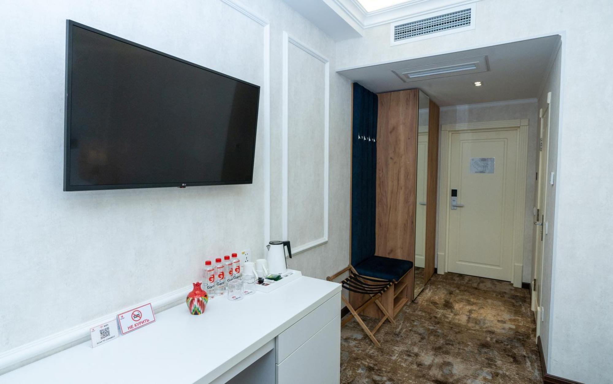 Garnet Hotel Ташкент Екстериор снимка